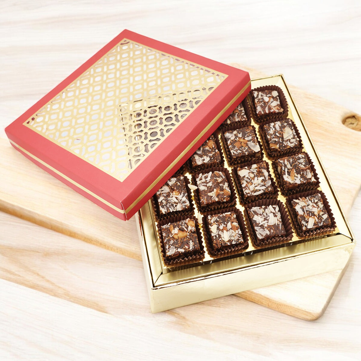 Carving Box with 16 pcs assorted bites
