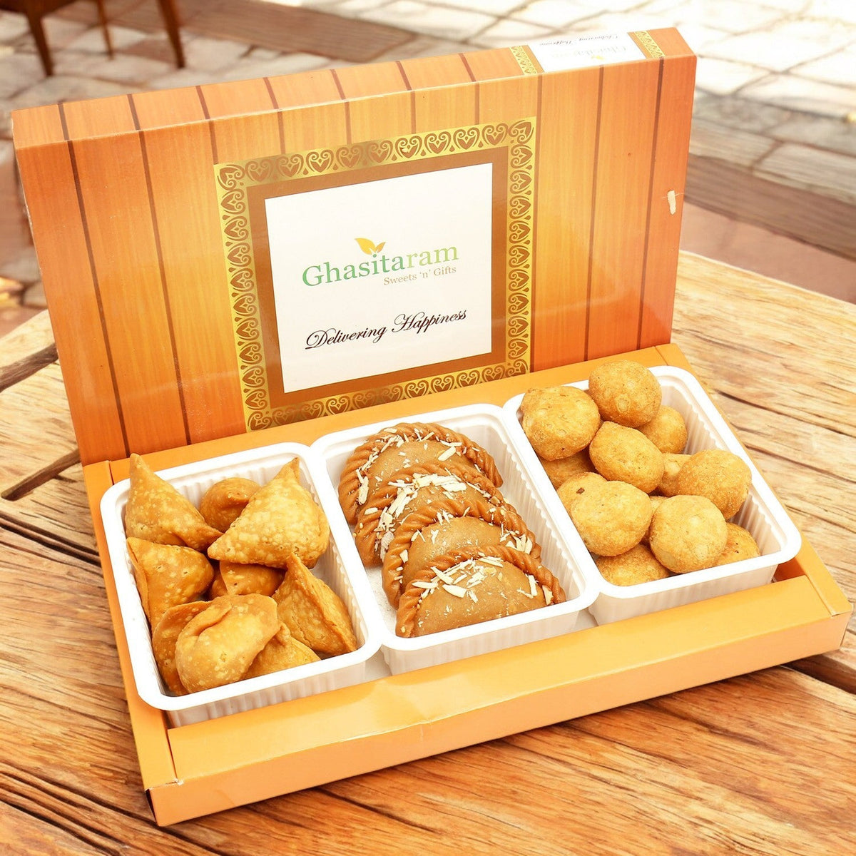 Gujiya, Farsan Samosa and Farsan Kachori  Hamper
