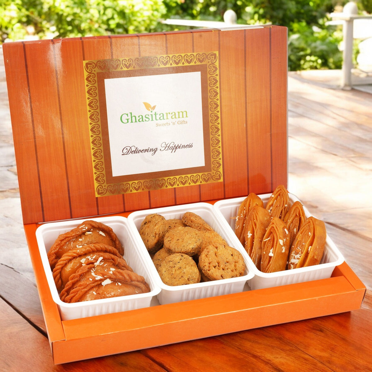 Holi Sweets| Holi Hampers| Holi Gifts:Assorted Box of Gujiyas, khaja and Methi Mathi
