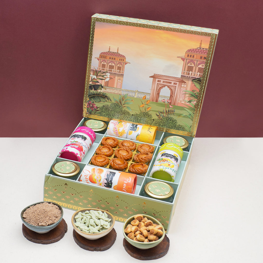 Green Print Mini Chandrakala, Gujiya, Thandai, Namkeen, Organic Gulal Box