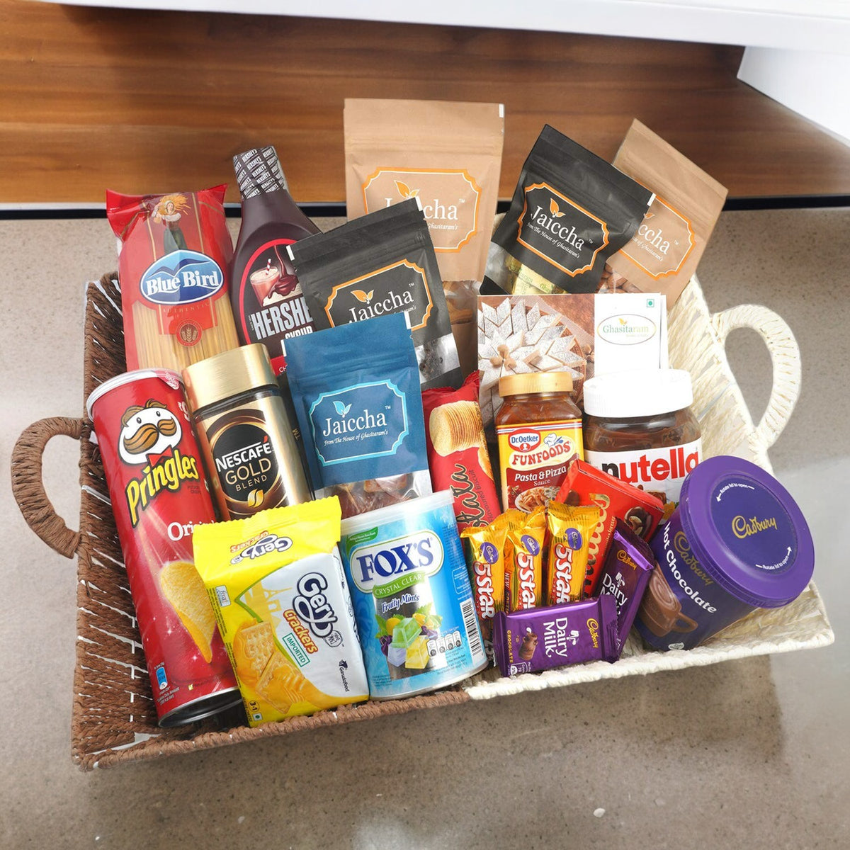 Diwali gift hampers-Basket of 21 Goodies