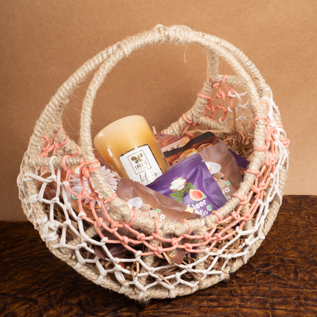 Corporate Gifts-Ring basket with candle and 12 mithai pouches