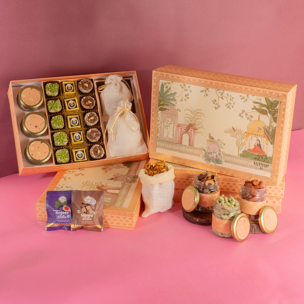 Raja Rani print wedding Bhaji box|wedding boxes|wedding Hampers|namkeens|mathri|shakkar pada|