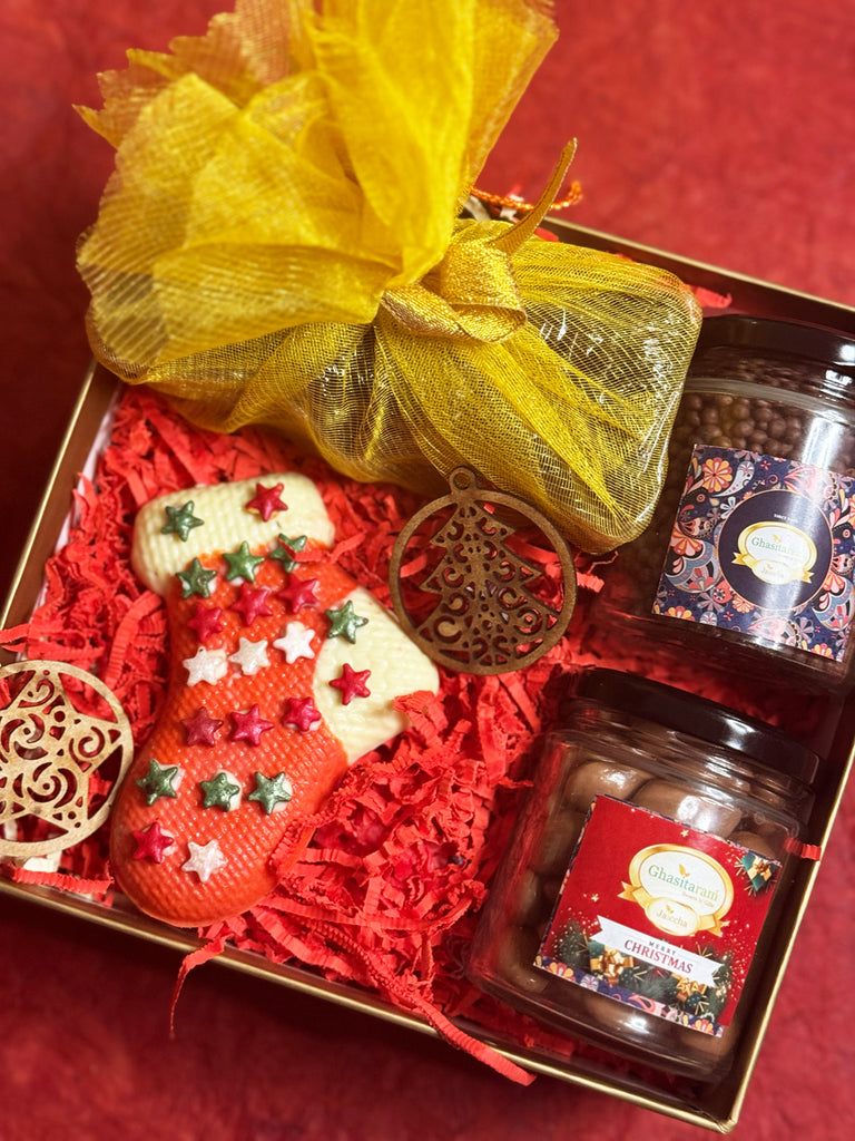 Ghasitaram Christmas Hamper Box with Plum Cake and 2 jars and chocolates