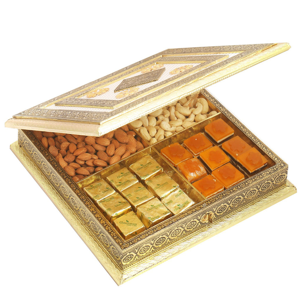 White Gold Big BH- 1018 Minakari Cashews, Almonds, Mango Bites and Chocolates Box 800 gms