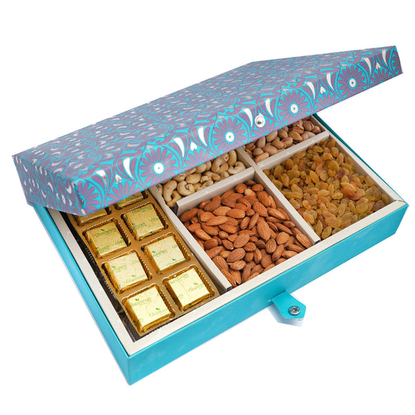 Blue 6 Part of Mewa Bits 10 pcs, Almonds, Cashews, Pistachio and Raisins
