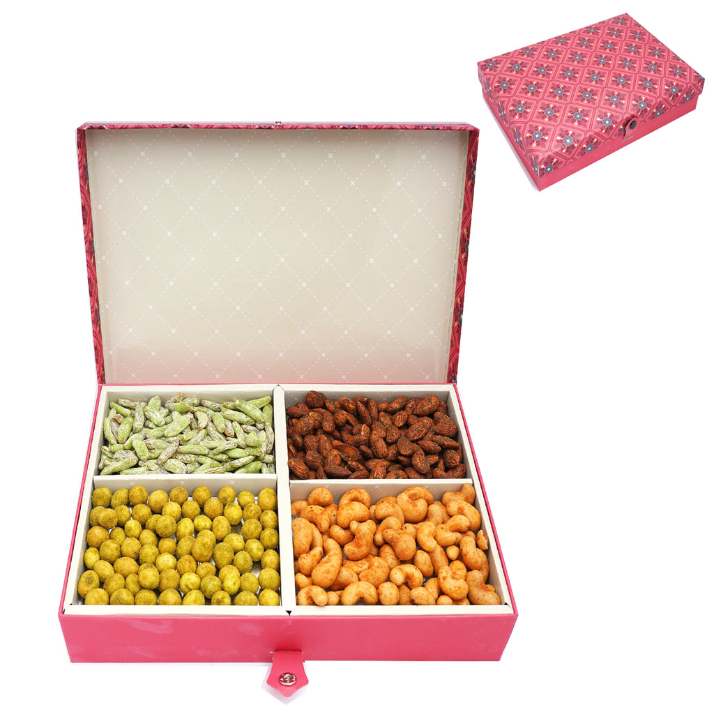 Red 4 Part Flavoured Nuts Box 600 gms