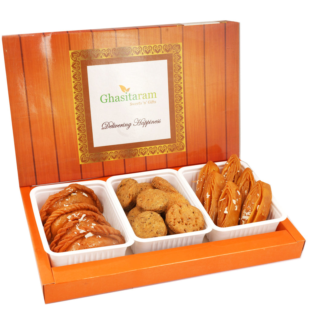 Holi Gifts:Assorted Box of Gujiyas, khaja and Methi Mathi